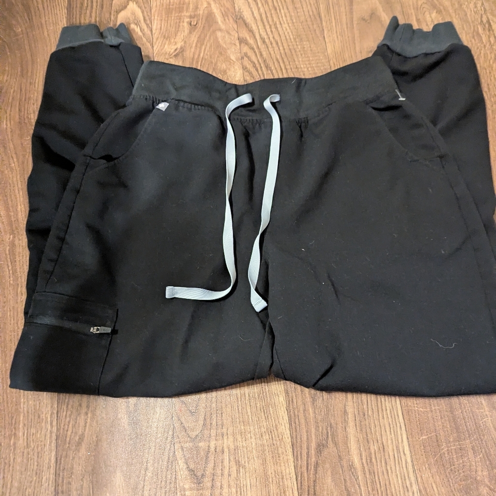 FIGS Technical Collection Size Medium Zamora Jogger Scrub Pants Womens Black